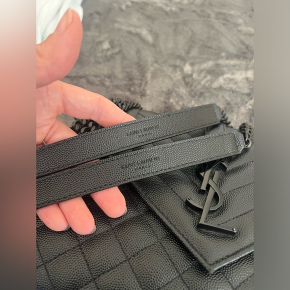 SOLD - Authentic BLACK Envelope Triquilt Medium YSL Shoulder Bag in Leather - Picture 4 of 11